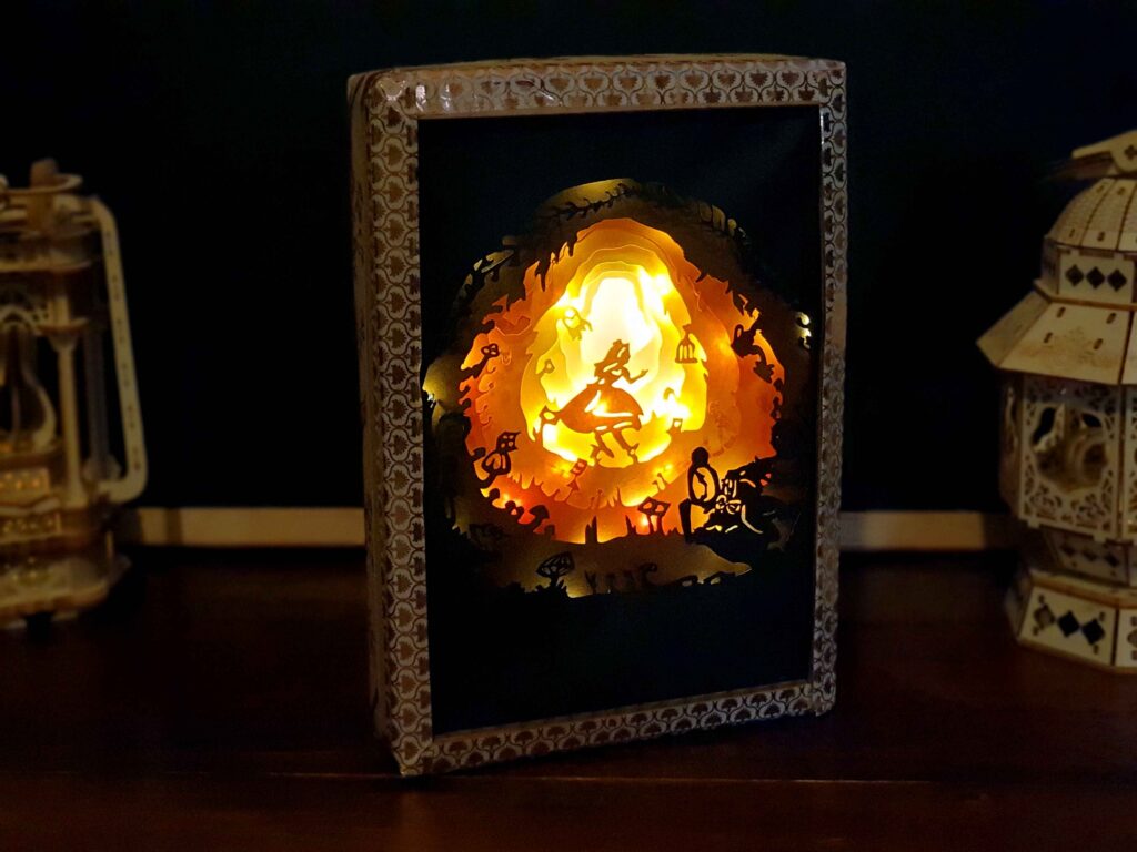 Tiphaine Paré - La Faebrik - Lightbox - Alice au pays des merveilles